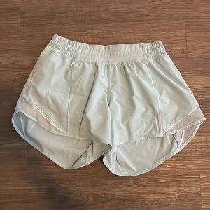 Lululemon Hotty Hot Low-Rise Lined Short 4”